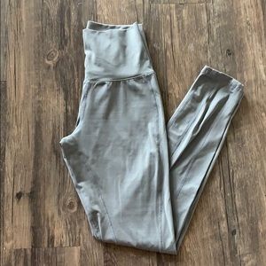 Alphalete grey leggings